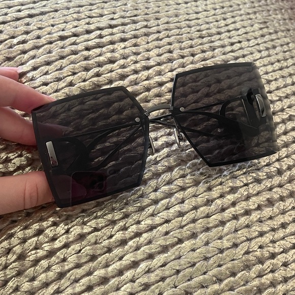 Dior 30 Montaigne S7U - Picture 6 of 12